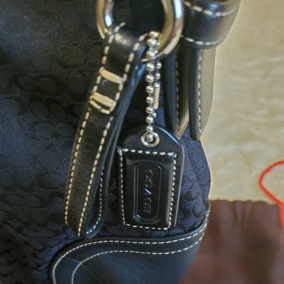 Signature Coach Hobo Bag Leather Black & Silver - Picture 8 of 10